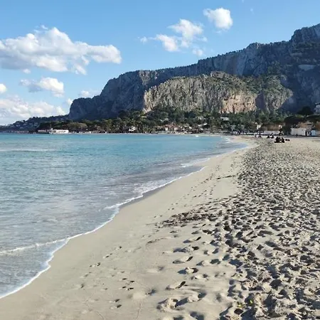 La Sirena Sul Mare Di * Mondello